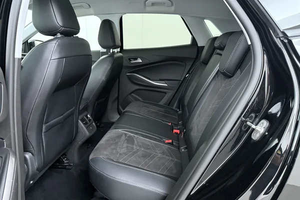 Opel Grandland (2022) — foto 20 van 21