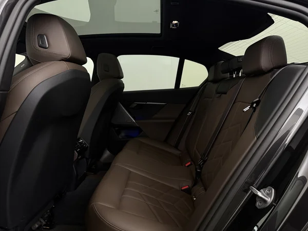 BMW i5 (2024) — foto 5 van 35