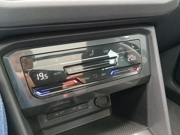 VOLKSWAGEN Tiguan (2023) — foto 4 van 19
