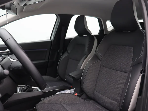 RENAULT Captur (2022) — foto 3 van 16