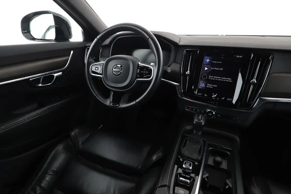 Volvo V90 (2017) — foto 4 van 16