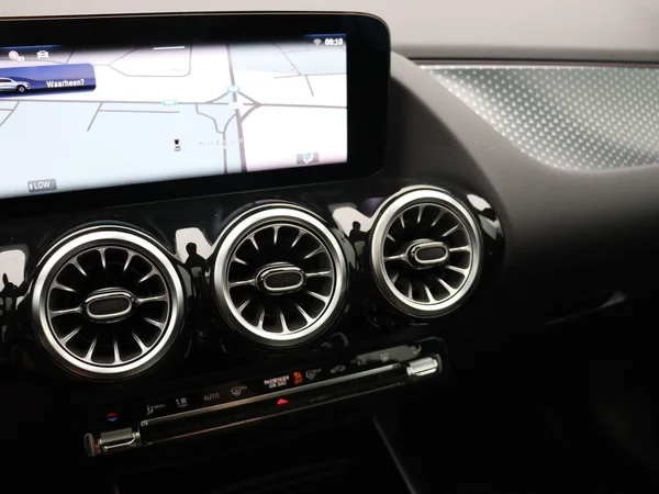 Mercedes-Benz EQA (2025) — foto 8 van 26