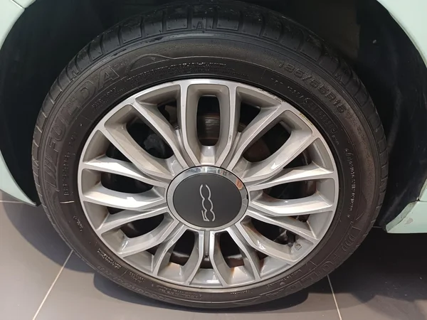 Fiat 500 (2015) — foto 17 van 22