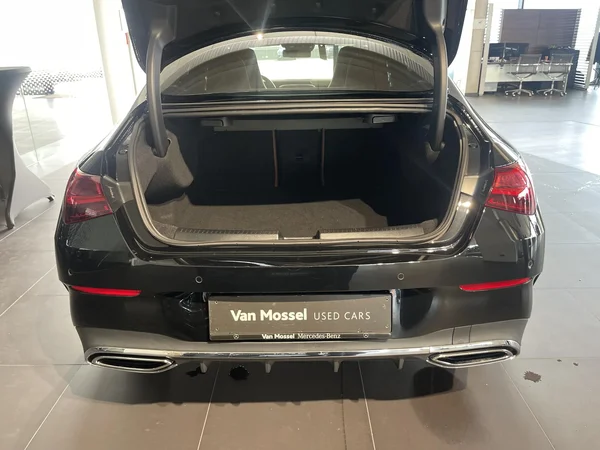 Mercedes-Benz CLA (2024) — foto 9 van 13