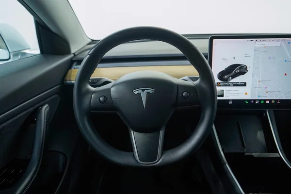 Tesla Model 3 (2020) — foto 9 van 45