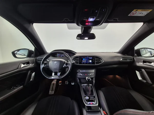 Peugeot 308 (2021) — foto 3 van 24