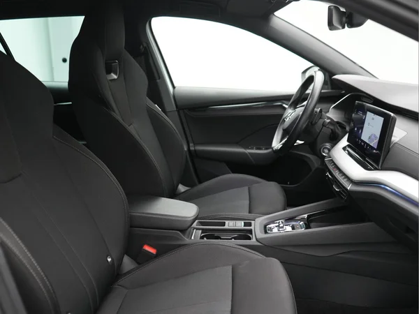 SKODA Octavia SW PHEV (2021) — foto 10 van 30