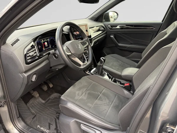 VOLKSWAGEN T-Roc (2022) — foto 7 van 11