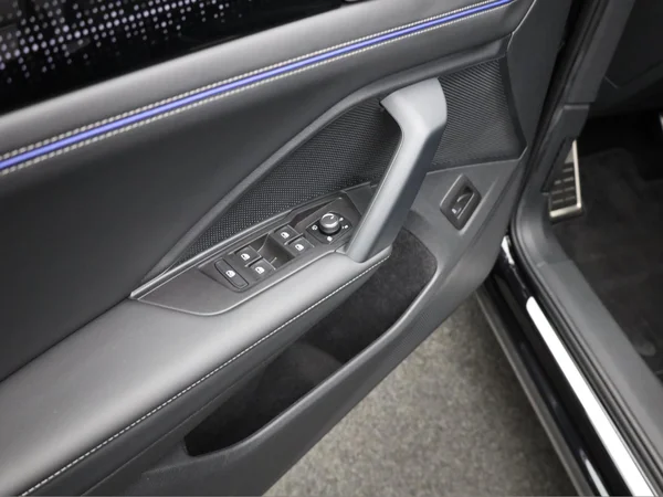 VOLKSWAGEN Tiguan (2024) — foto 22 van 24