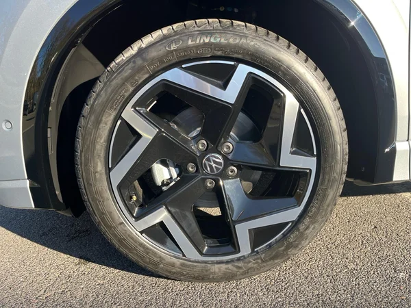 VOLKSWAGEN Tiguan (2025) — foto 7 van 19