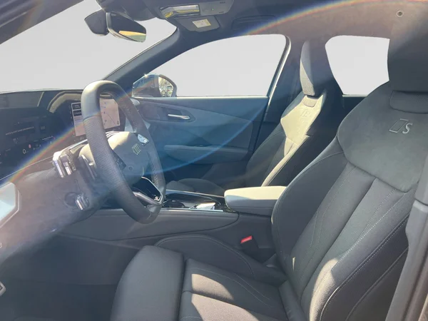 AUDI Q3 SUV (2025) — foto 2 van 24
