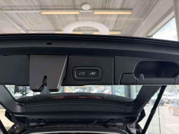 Volvo XC60 (2025) — foto 15 van 22