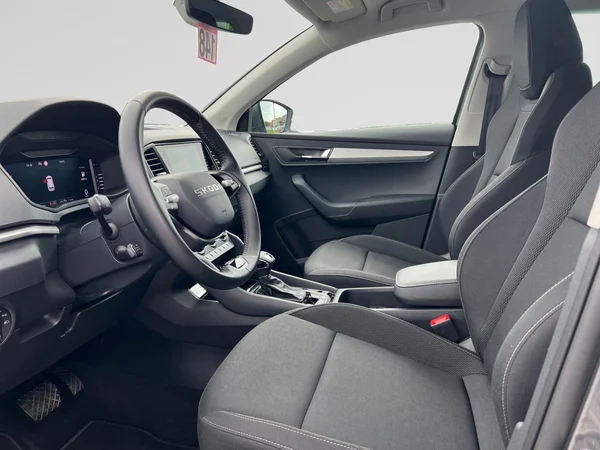 SKODA Karoq (2025) — foto 2 van 24
