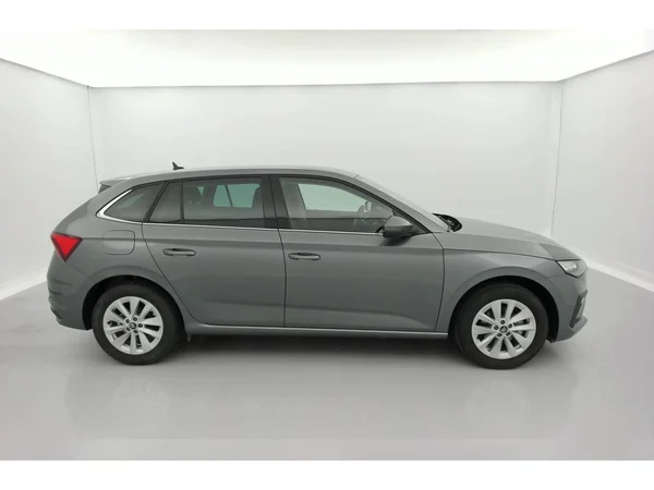 SKODA Scala (2025) — foto 2 van 36