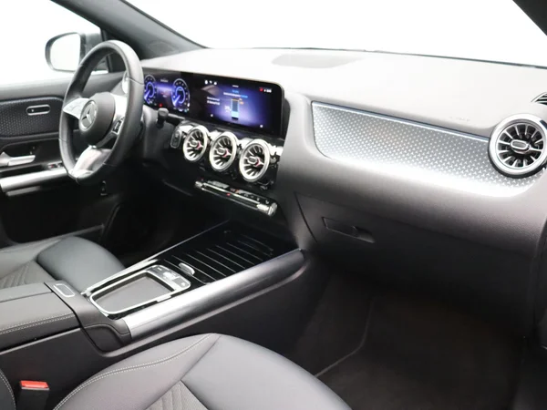 Mercedes-Benz EQA (2025) — foto 16 van 26