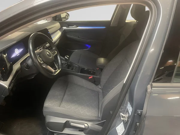 VOLKSWAGEN Golf VIII (2022) — foto 19 van 19