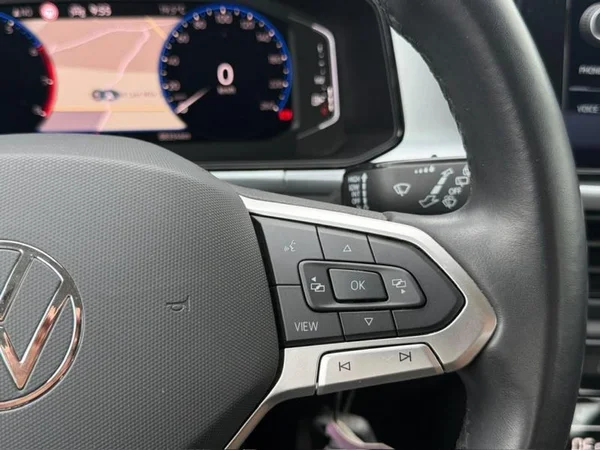 VOLKSWAGEN T-Roc (2023) — foto 11 van 25