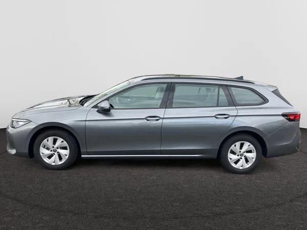 VOLKSWAGEN Passat SW (2024) — foto 2 van 25