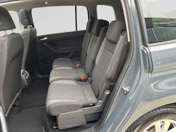 VOLKSWAGEN Touran (2025) — foto 18 van 22