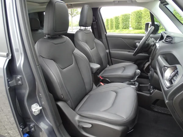 Jeep Renegade (2024) — foto 6 van 27