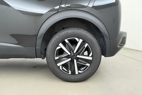 Peugeot 2008 (2025) — foto 13 van 16