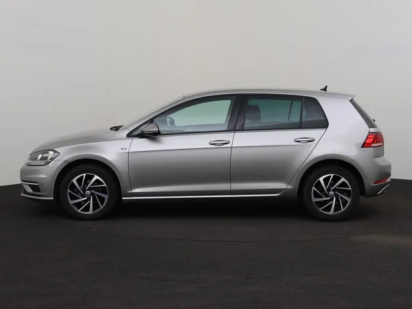 VOLKSWAGEN Golf (2018) — foto 12 van 27