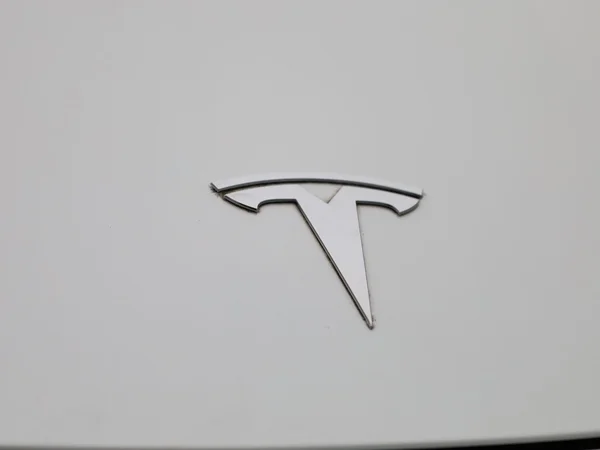 Tesla Model Y (2022) — foto 33 van 42