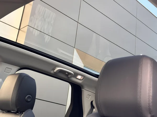 Land Rover Discovery Sport (2026) — foto 19 van 32