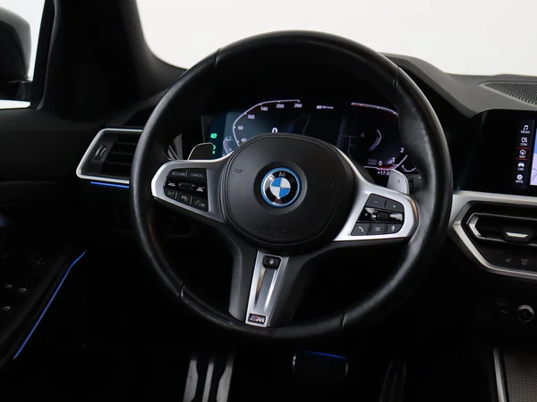 BMW 330 (2022) — foto 14 van 32