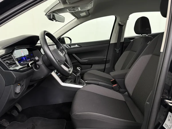 VOLKSWAGEN Taigo (2024) — foto 2 van 27