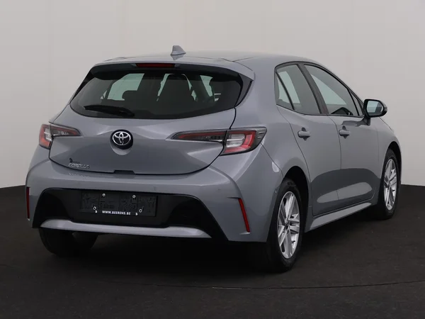 TOYOTA Corolla (2022) — foto 21 van 27