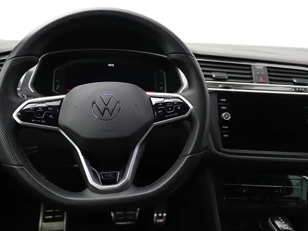 VOLKSWAGEN Tiguan (2022) — foto 17 van 26