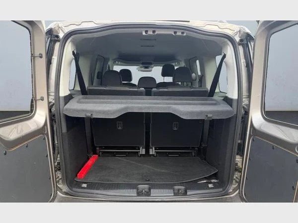 Volkswagen Caddy Maxi (2025) — foto 15 van 29