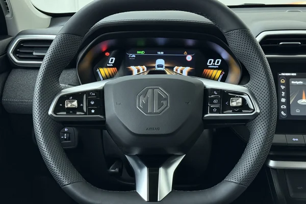 MG ZS Hybrid+ (HEV) (2026) — foto 2 van 16