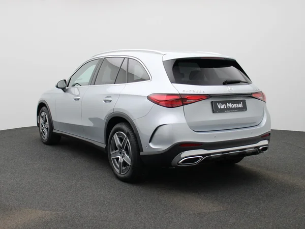 Mercedes-Benz GLC (2025) — foto 12 van 49