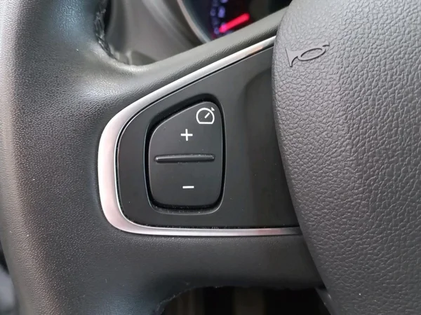 Renault Captur (2019) — foto 6 van 20