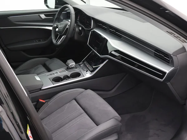 AUDI A6 Avant (2025) — foto 18 van 24
