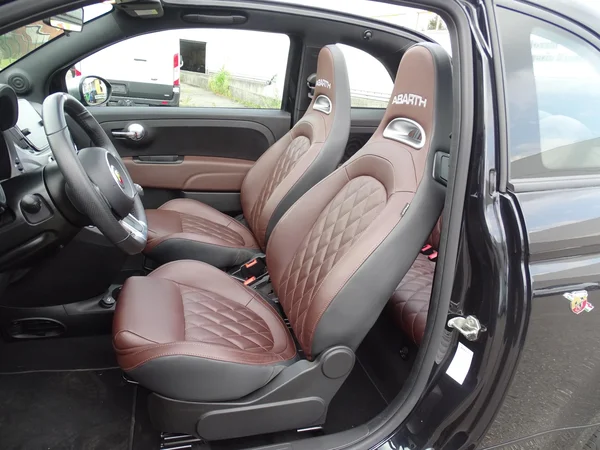 Fiat 500C (2024) — foto 2 van 24