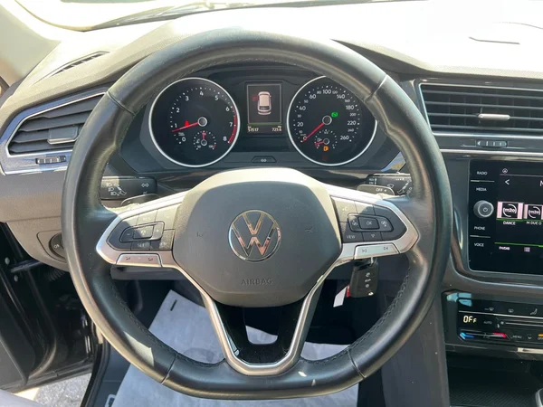 VOLKSWAGEN Tiguan (2023) — foto 6 van 24