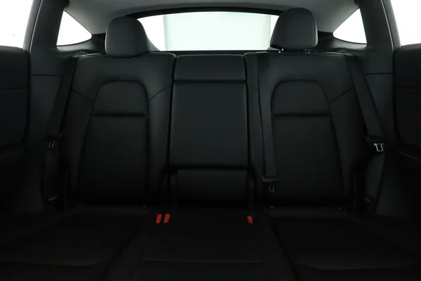 Tesla Model Y (2022) — foto 6 van 16