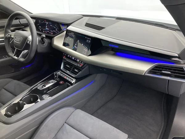 AUDI E-tron GT (2021) — foto 18 van 31