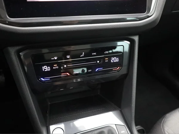 VOLKSWAGEN Tiguan eHybrid (PHEV) (2024) — foto 9 van 21