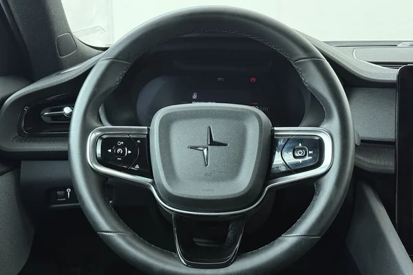 POLESTAR Polestar 2 (2023) — foto 2 van 21
