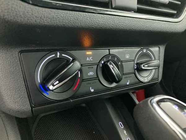 SKODA Kamiq (2024) — foto 11 van 36
