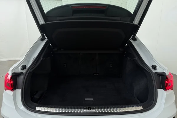 Audi Q3 Sportback (2022) — foto 17 van 21