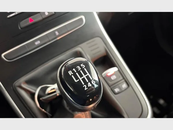 Renault Scénic (2019) — foto 13 van 23