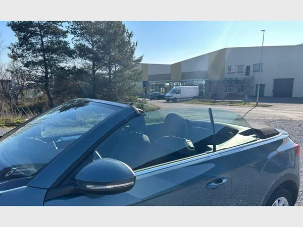 Volkswagen T-Roc Cabriolet (2025) — foto 20 van 29