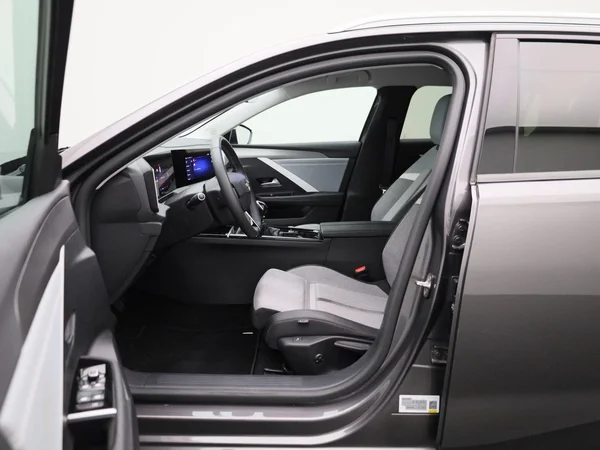 Opel Astra (2023) — foto 39 van 39
