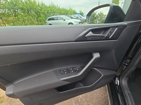 VOLKSWAGEN Taigo (2025) — foto 3 van 24