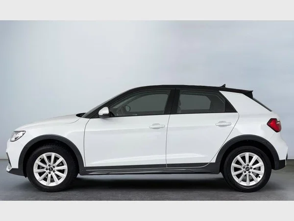 Audi A1 allstreet (2023) — foto 21 van 26
